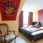 - Magical Harry Potter Apartment In Duisburg - 2 Mins Central Station Hbf - Kingsize Bed & Netflix -
